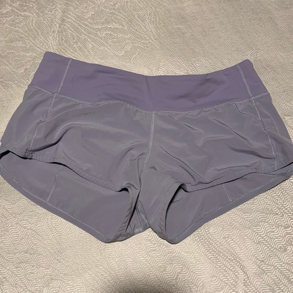 Lululemon size 6 used shorts - Picture 1 of 4